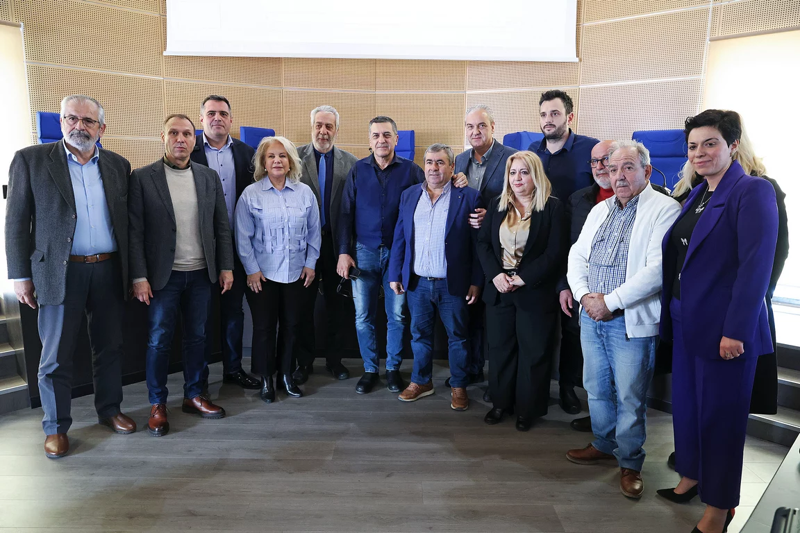 9 κλειστά κολυμβητήρια κατασκευάζει η Περιφέρεια Θεσσαλίας
