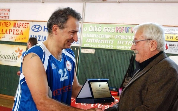 Ο λαρισινός αθλητισμός αποχαιρετά το Νίκο Αραπατσάνη