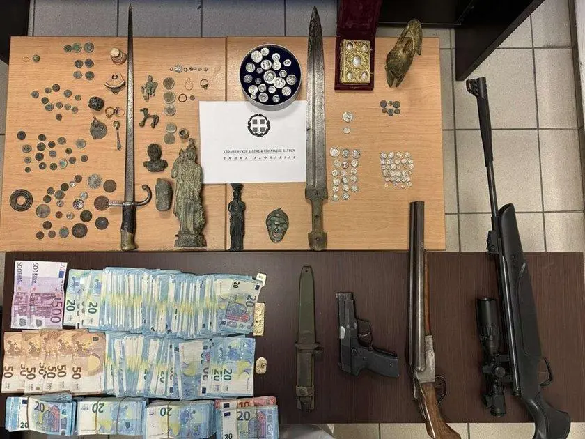 Εξαρθρώθηκαν δύο εγκληματικές οργανώσεις αρχαιοκαπηλίας με "πλοκάμια" και στη Λάρισα (ΦΩΤΟ) 