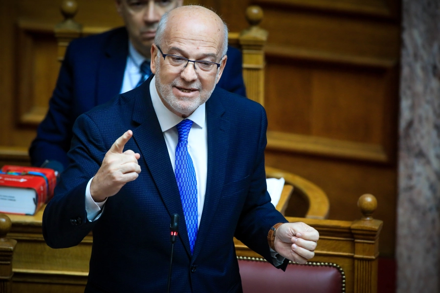 Στήριξη Φλωρίδη στην για άρση της ανωνυμίας στο διαδίκτυο – Προανήγγειλε παρέμβαση για τα deepfake βίντεο