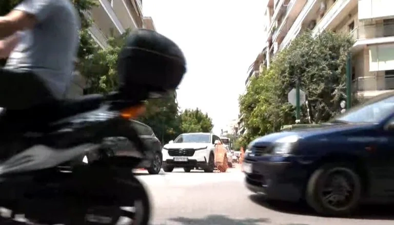 Όλο και περισσότερα τα κυκλοφοριακά προβλήματα στη Λάρισα