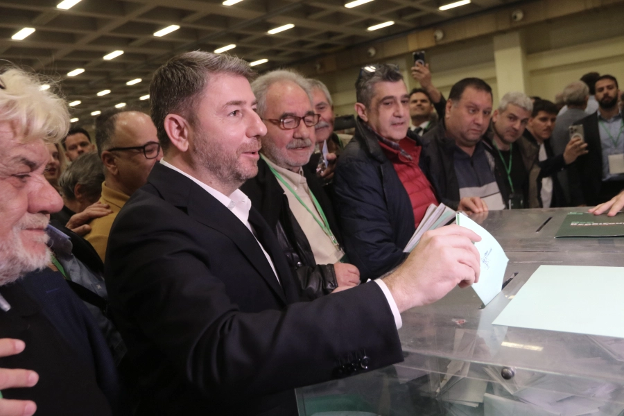 Άνετη επικράτηση Ανδρουλάκη - Οι κερδισμένοι και οι χαμένοι στη μάχη των σταυρών για την Κεντρική Επιτροπή