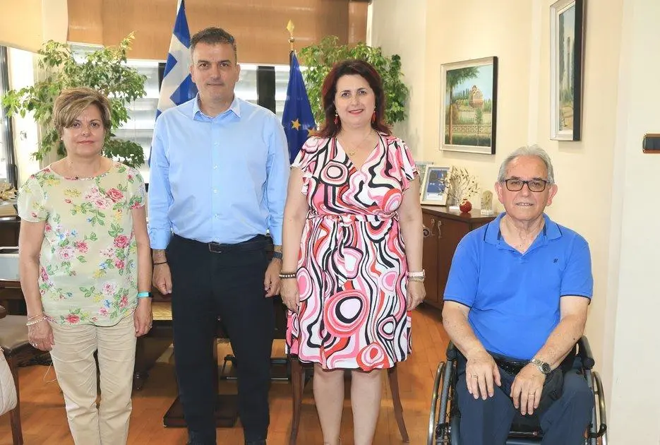 Εθιμοτυπική συνάντηση Μαμάκου με τη διοίκηση του Κέντρου Κοινωνικής Πρόνοιας Θεσσαλίας