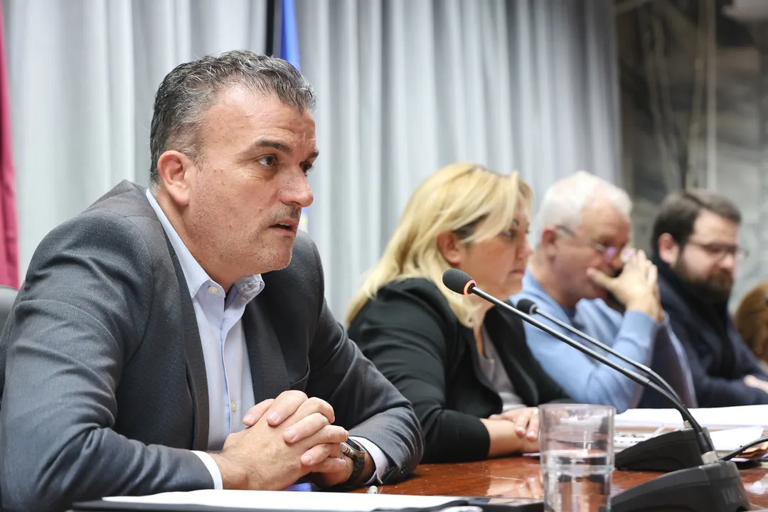 "Νοικοκύρεμα, εξωστρέφεια και ανάπτυξη με ανθρώπινο πρόσωπο"!