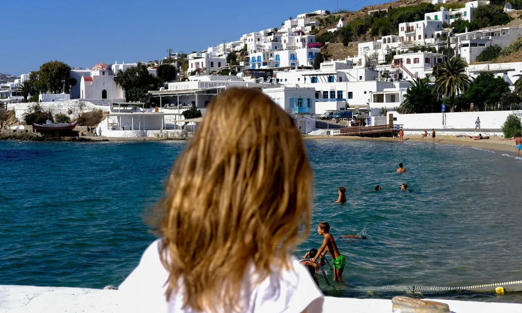 Κοινωνικός Τουρισμός 2026: Νέα vouchers για 30.000 επιλαχόντες χωρίς νέα αίτηση