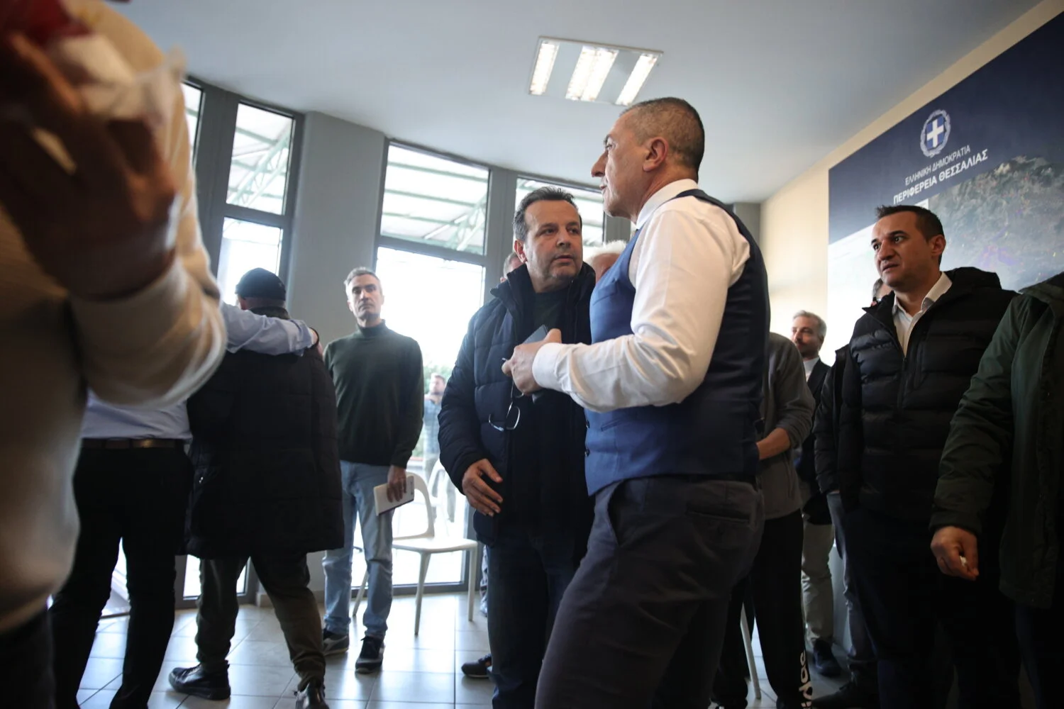Επίθεση σε Αγοραστό από συγγενείς των Τεμπών - Καταδικάζει η παράταξη Κουρέτα