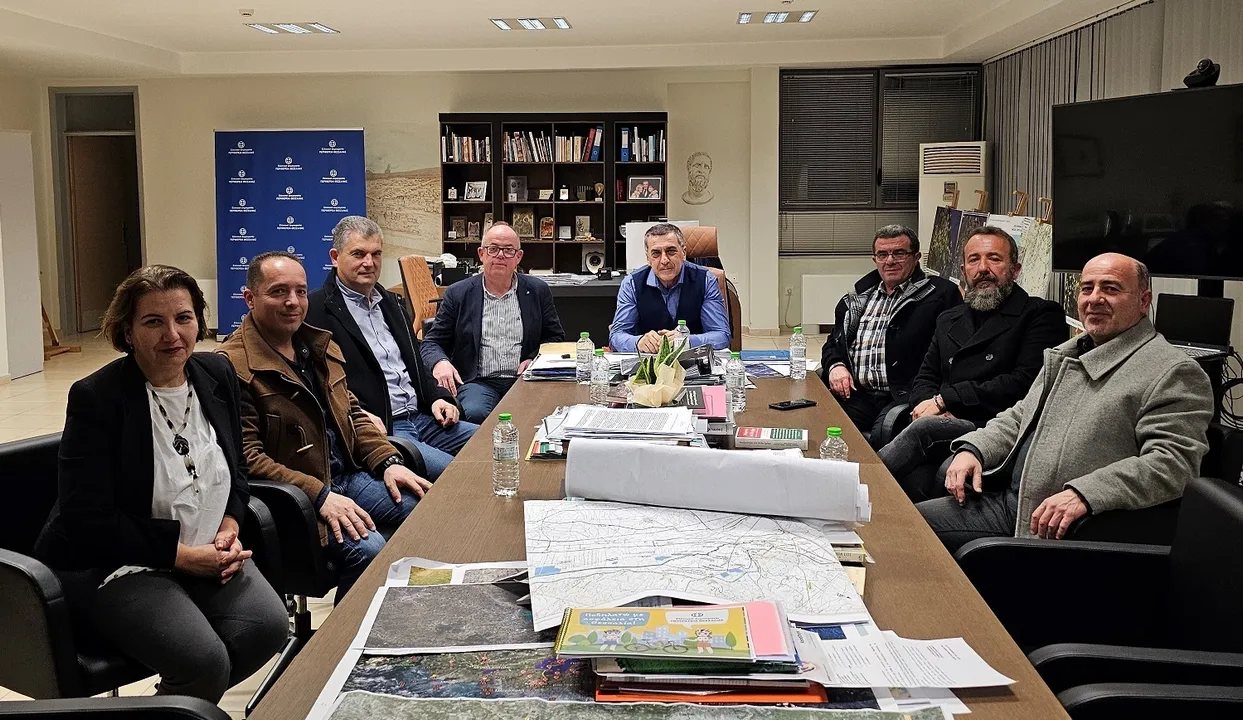 Συνάντηση Χρήστου Γιακουβή με τον Περιφερειάρχη Θεσσαλίας Δημήτρη Κουρέτα