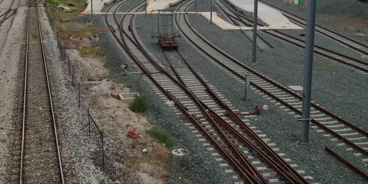 Τρένο παρέσυρε και σκότωσε ηλικιωμένο που βρέθηκε στις σιδηροδρομικές γραμμές