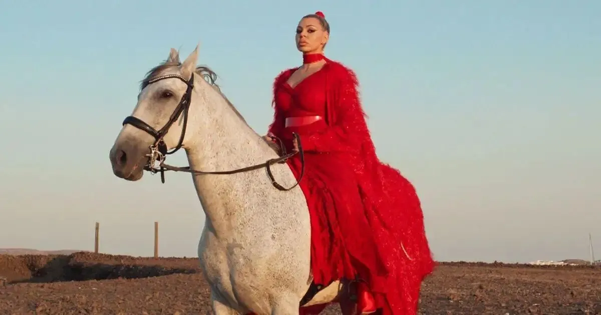 Το «Πήγα σε μάγισσες» γίνεται viral – Το νέο single της Johanna