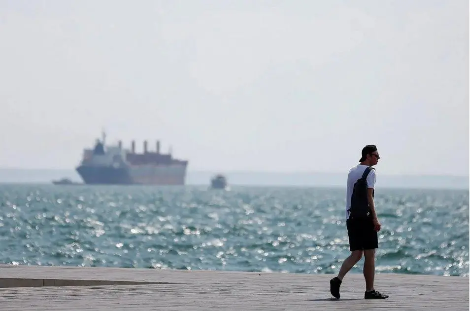 Ο καιρός της Δευτέρας 30/06 σε όλη τη χώρα - Σταδιακή υποχώρηση ανέμων στη Θεσσαλία