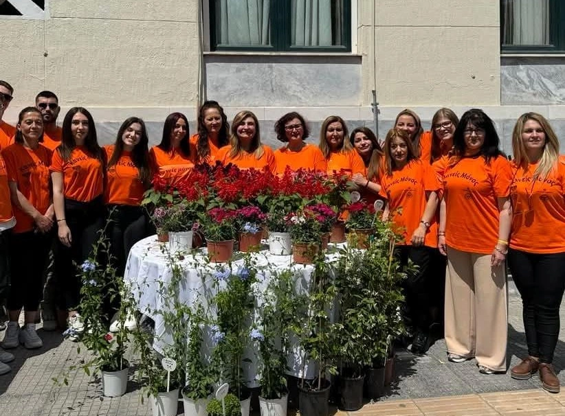 #Κανείς_ Μόνος: Φέτος, Χριστούγεννα πάμε Δαμάσι!