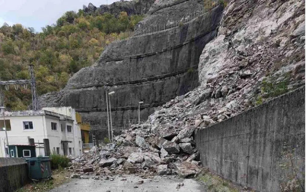Μεγάλη κατολίσθηση στις εγκαταστάσεις της ΔΕΗ στη Μεσοχώρα