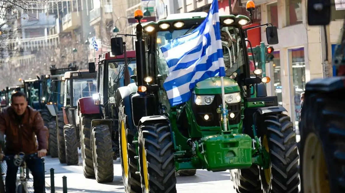 Αγροτικές κινητοποιήσεις: Κλειστές παρακαμπτήριες και πορεία στο κέντρο της Λάρισας
