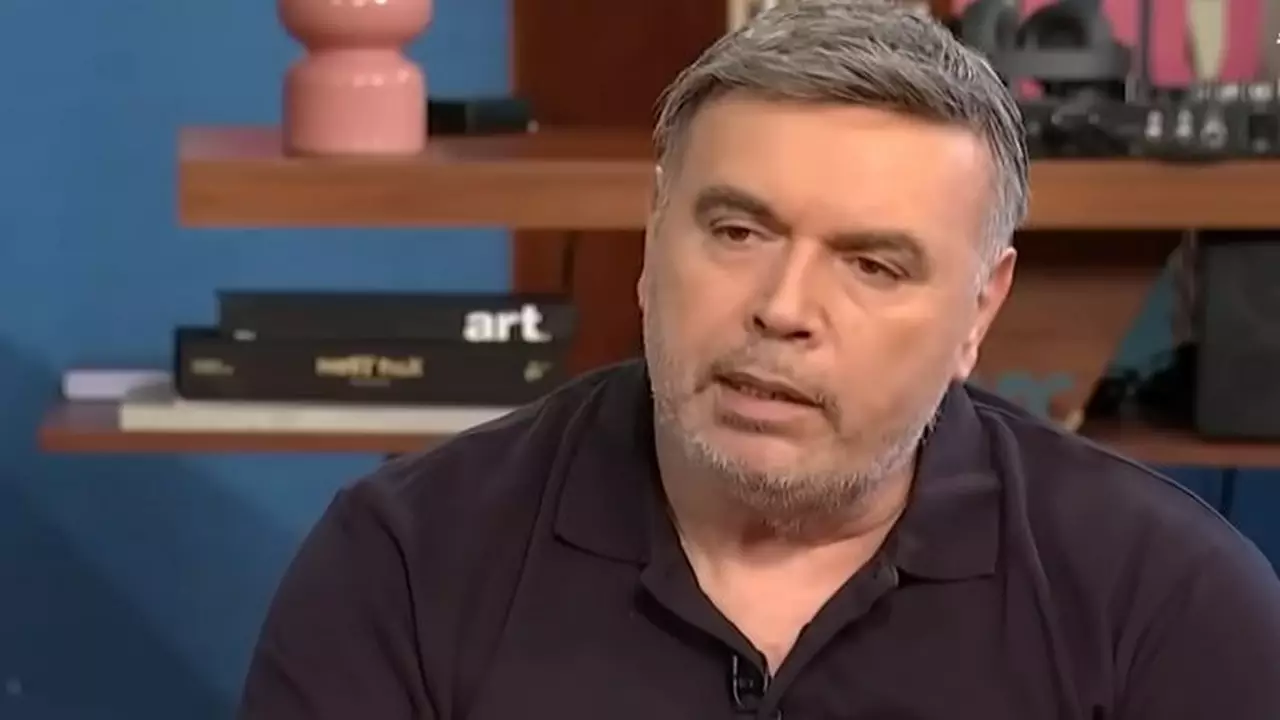 Δύσκολες ώρες για το Μανώλη Λιδάκη - Παραμένει σε κρίσιμη κατάσταση στο νοσοκομείο