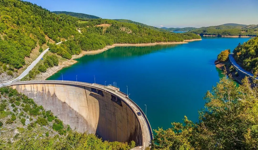 Αυξάνεται το νερό από τη λίμνη Πλαστήρα για άρδευση κατά τις μέρες του καύσωνα