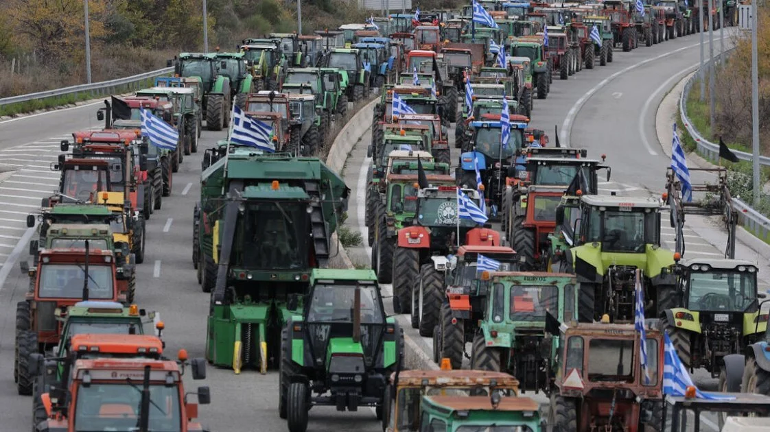 Αγρότες: Προετοιμασίες για τη συνάντηση με τον Πρωθυπουργό – Ανοικτοί οι δρόμοι, παραμένουν τα μπλόκα