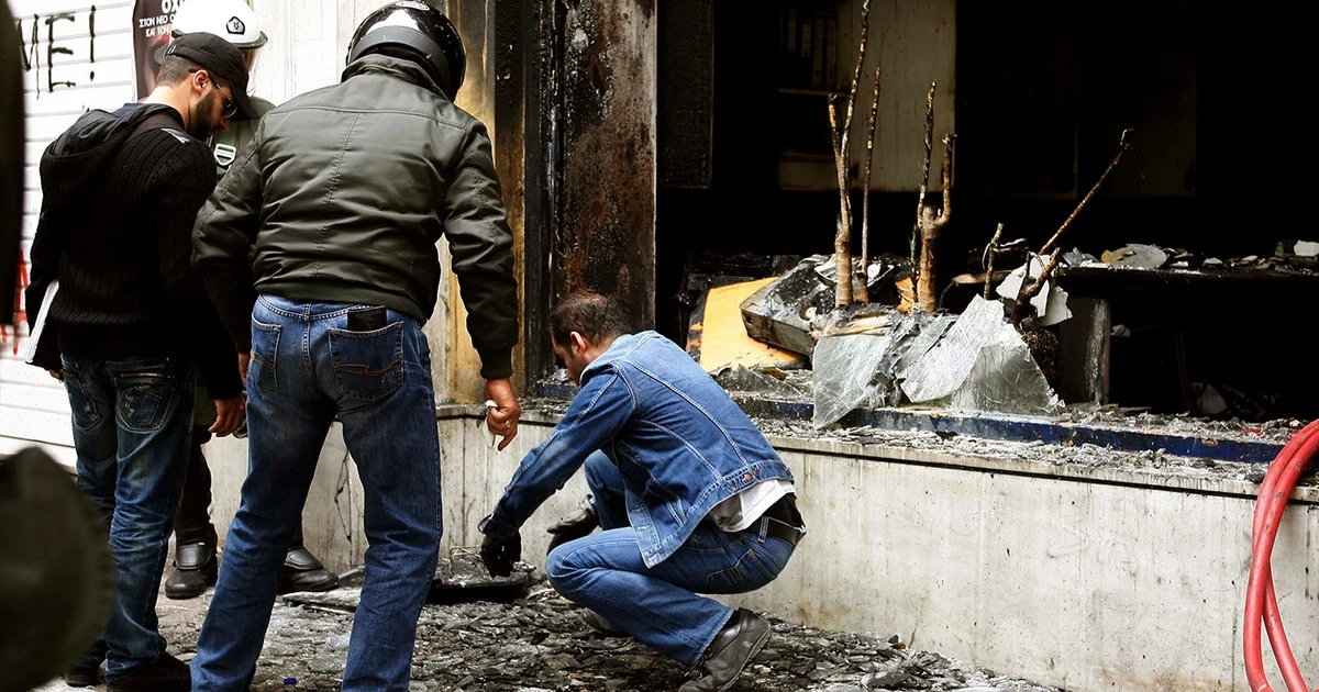 Στο βρετανικό δικαστήριο η 46χρονη για τον εμπρησμό στη Marfin