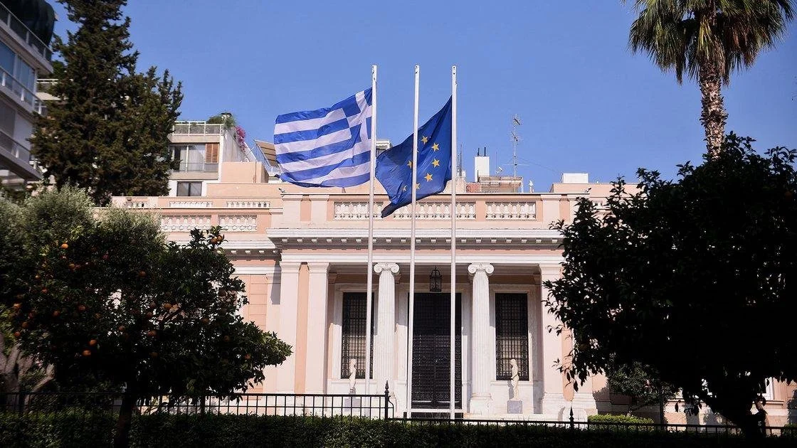 Πολιτικός αναβρασμός στο Μαξίμου – Σενάρια για πρόωρες κάλπες και εσωκομματικές συγκρούσεις