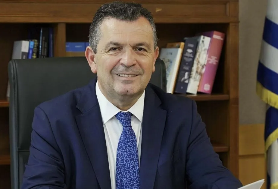 Ανοιχτή επιστολή Μπουκώρου: Όρθιος και καθαρός!