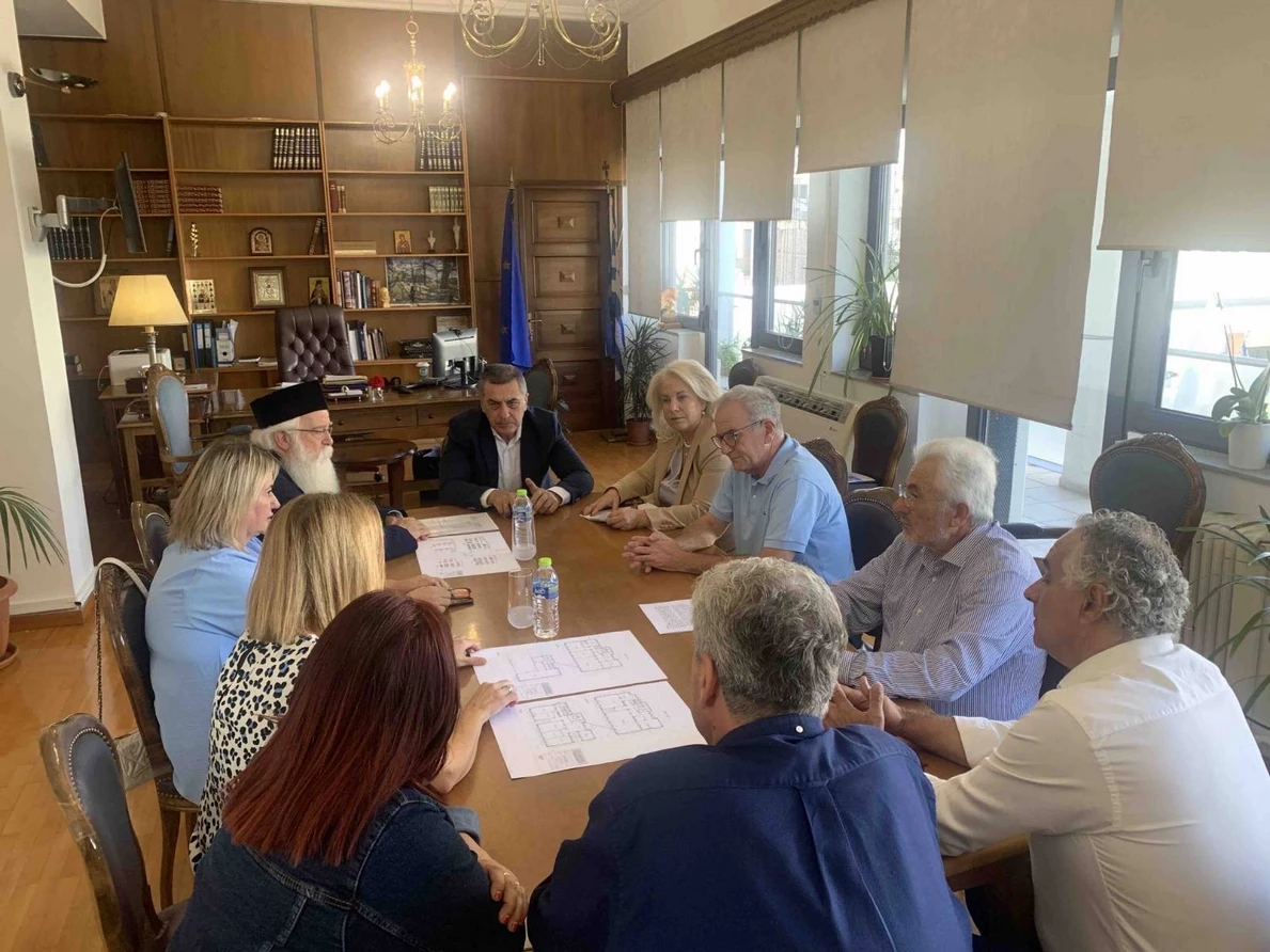Έπεσαν υπογραφές για το πρώην "μαθητικό οικοτροφείο" στο Βόλο