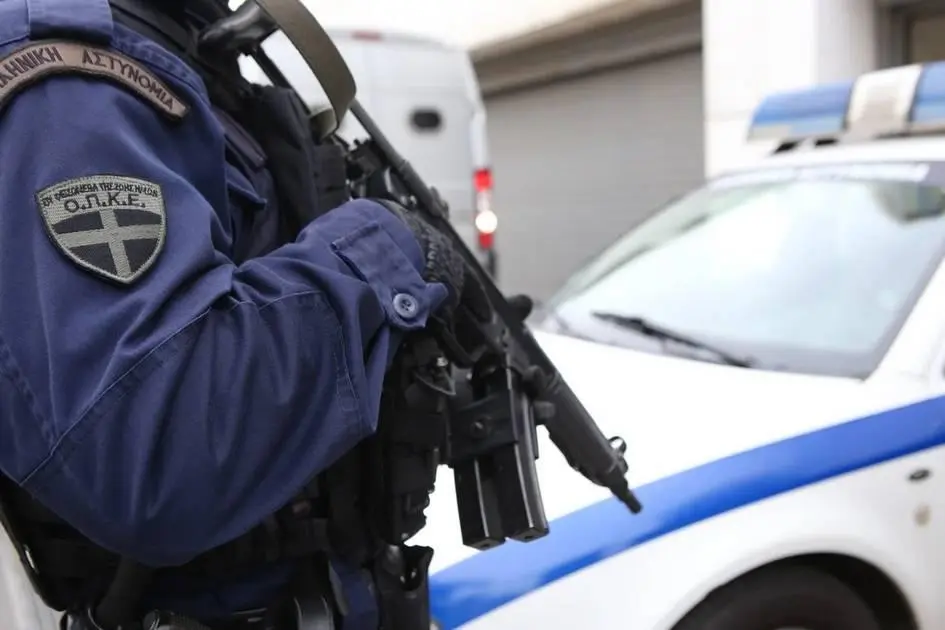 Επεισοδιακή καταδίωξη - Επιτέθηκαν σε αστυνομικούς, 2 συλλήψεις