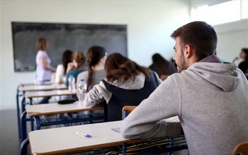 Πανελλαδικές 2025: Στα μαθήματα προσανατολισμού εξετάζονται σήμερα οι υποψήφιοι των ΓΕΛ