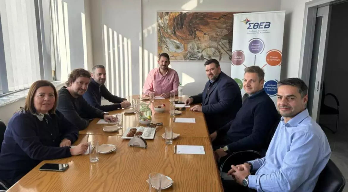 Παπαλέξης σε ΣΘΕΒ: Σε κοινό βηματισμό...