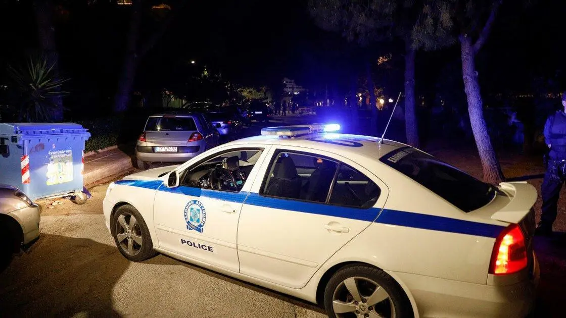 Κυνηγητό με τσεκούρι στη συνοικία της Νεράιδας!!!