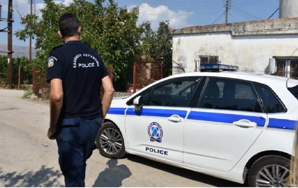 Εξαρθρώθηκε εγκληματική οργάνωση κλοπών και πλαστογραφιών αυτοκινήτων με δράση και στον Τύρναβο