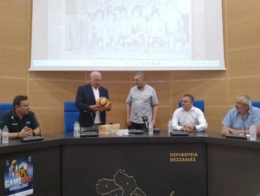 Τιμήθηκε στην Περιφέρεια η Εθνική πόλο των ανδρών