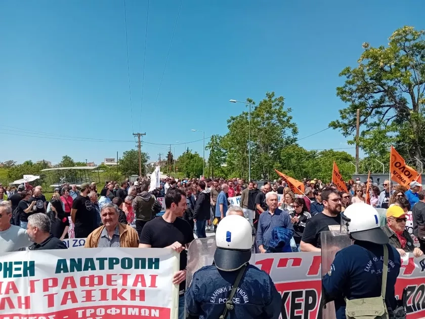 Η Λάρισα τίμησε την Εργατική Πρωτομαγιά - Οι δύο συγκεντρώσεις (ΦΩΤΟ)