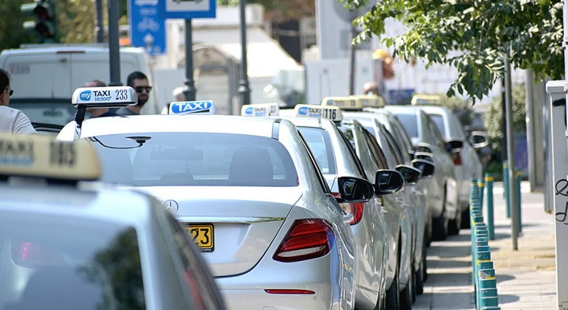 Απεργούν αύριο (14/01) τα ταξί στη Λάρισα