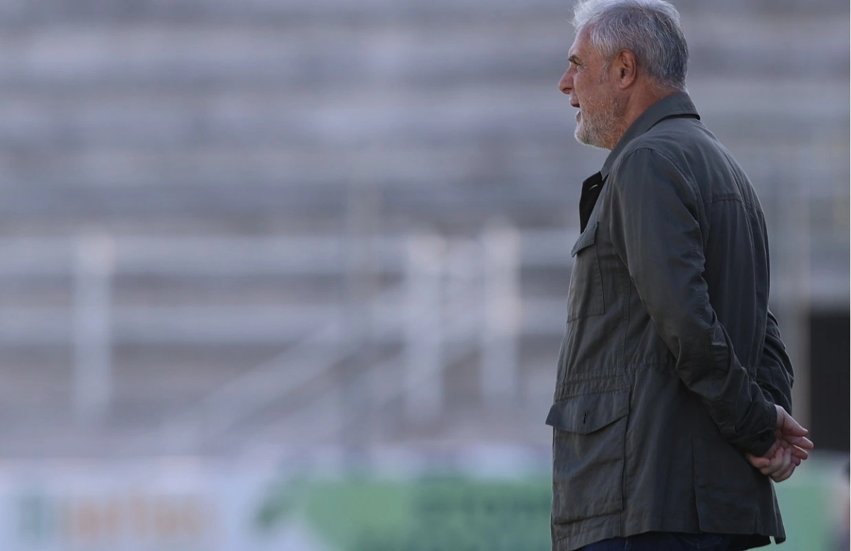 "Θα μιλάμε μόνο μέσα στο γήπεδο" (VIDEO)