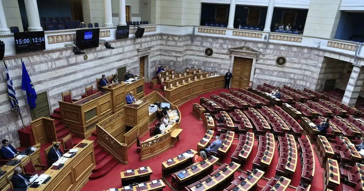 Σκάνδαλο ΟΠΕΚΕΠΕ: Το αδίκημα της απιστίας για Βορίδη και Αυγενάκη και οι «κοριοί» που «έκαψαν» βουλευτές