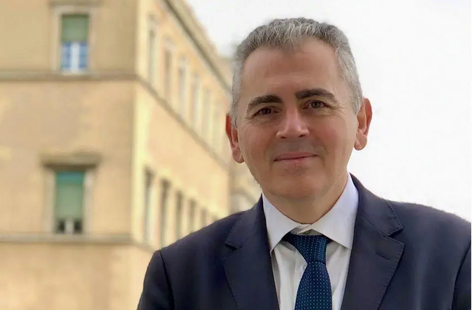 Ανοιχτό για ευχές το γραφείο του Μάξιμου Χαρακόπουλου