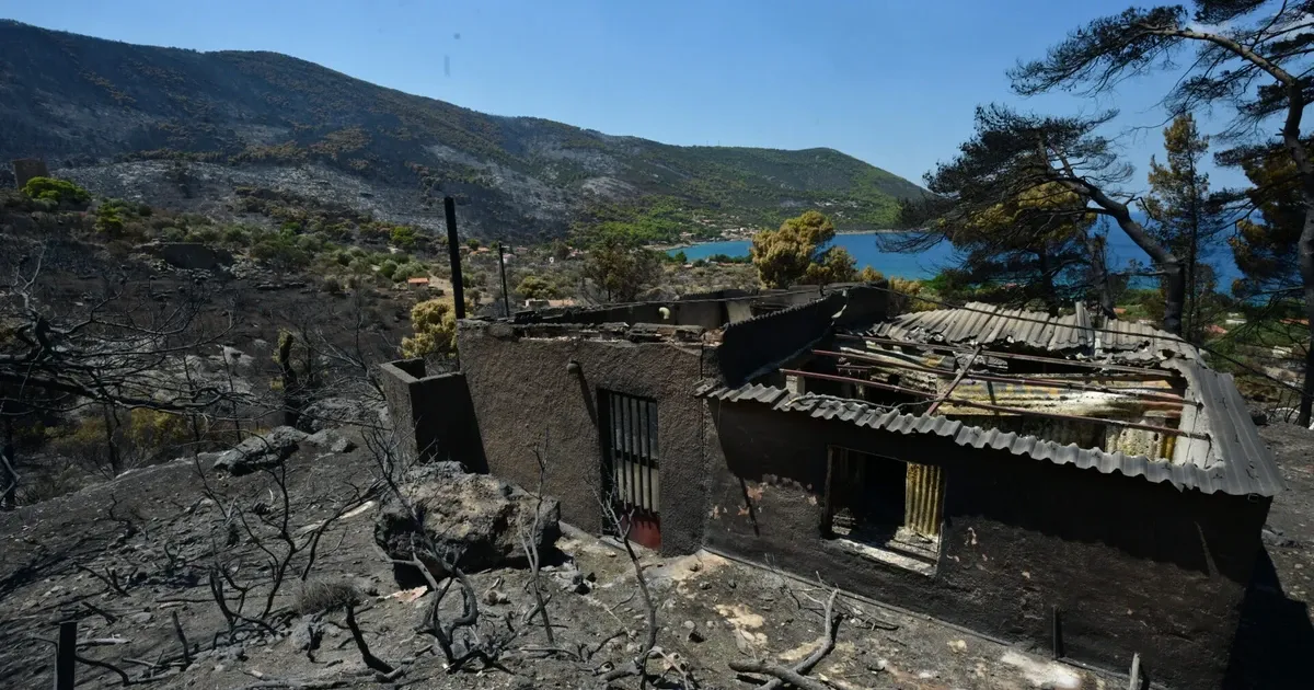 Στάχτες και αποκαΐδια στο Πόρτο Γερμενό: Ανυπολόγιστη η καταστροφή