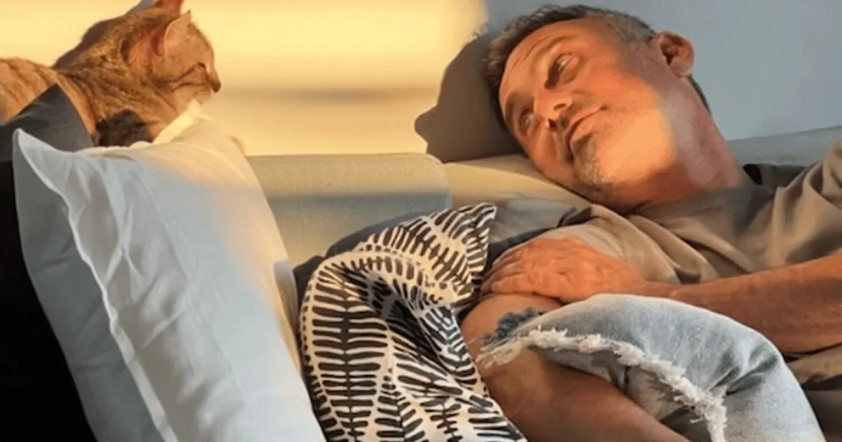 Γιώργος Καπουτζίδης – Η νυχτερινή φωτογραφία από το πέτρινο καταφύγιό του 