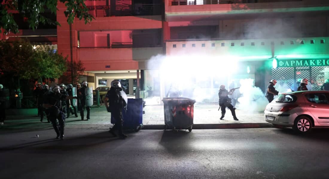 Νύχτα έντασης μετά το συλλαλητήριο της ΑΕΛ – Στο στόχαστρο η οικία του Αχιλλέα Νταβέλη