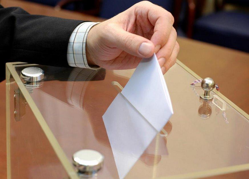 Προβάδισμα 15 μονάδων για τη ΝΔ – Έως και 8 κόμματα στη Βουλή