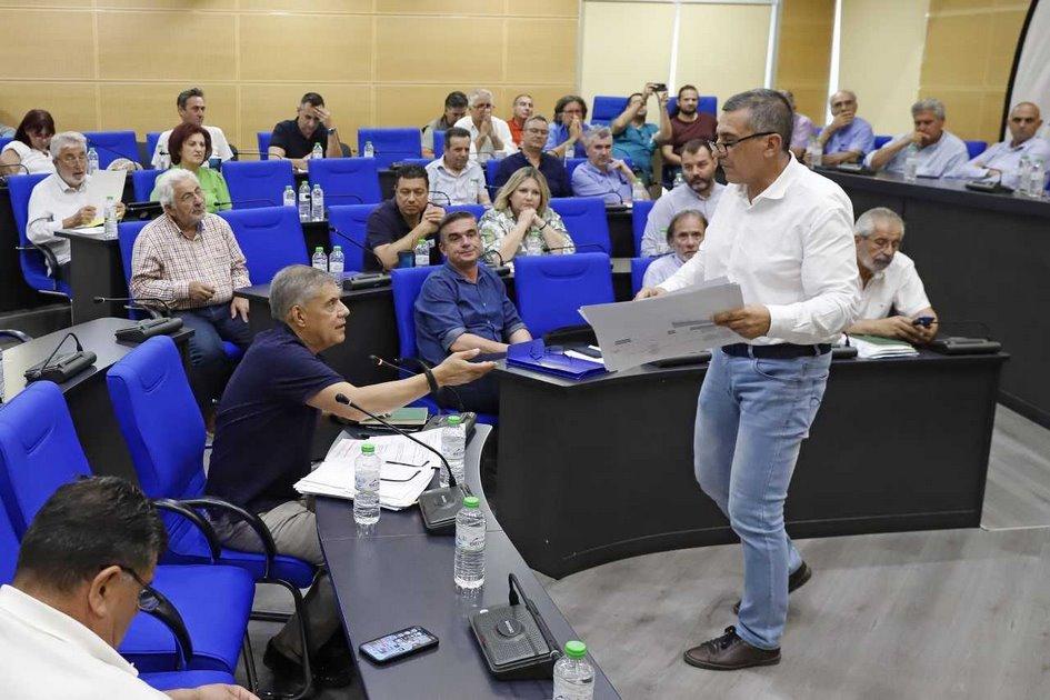 Περιφέρεια: Με 237 λεωφορεία και 566 ταξί χιλιάδες μαθητές στα σχολεία