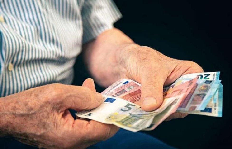 ΕΦΚΑ: Φιάσκο με τα αναδρομικά – Μόλις 20.000 πληρώθηκαν